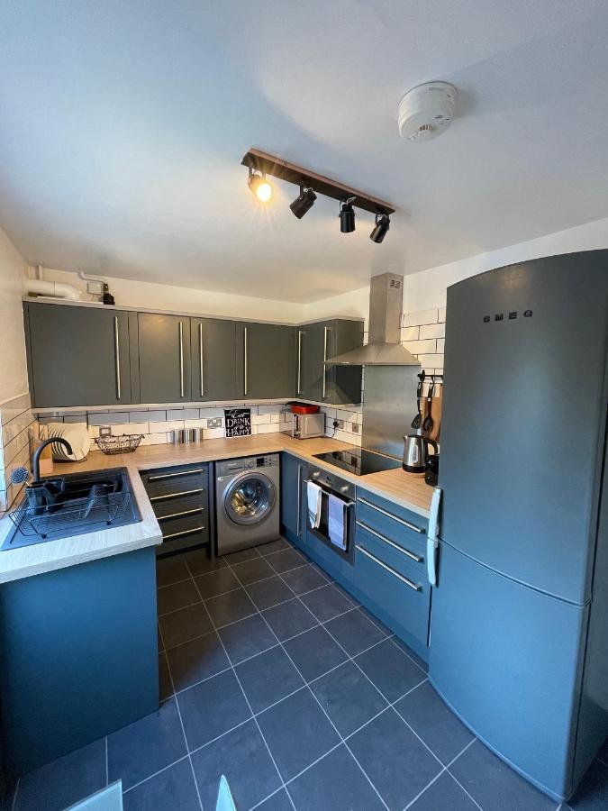 5 Lockside *free Private Parking* *city Centre*
