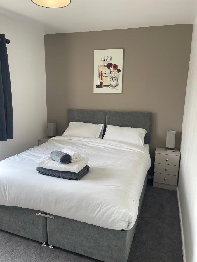 5 Lockside *free Private Parking* *city Centre* *
