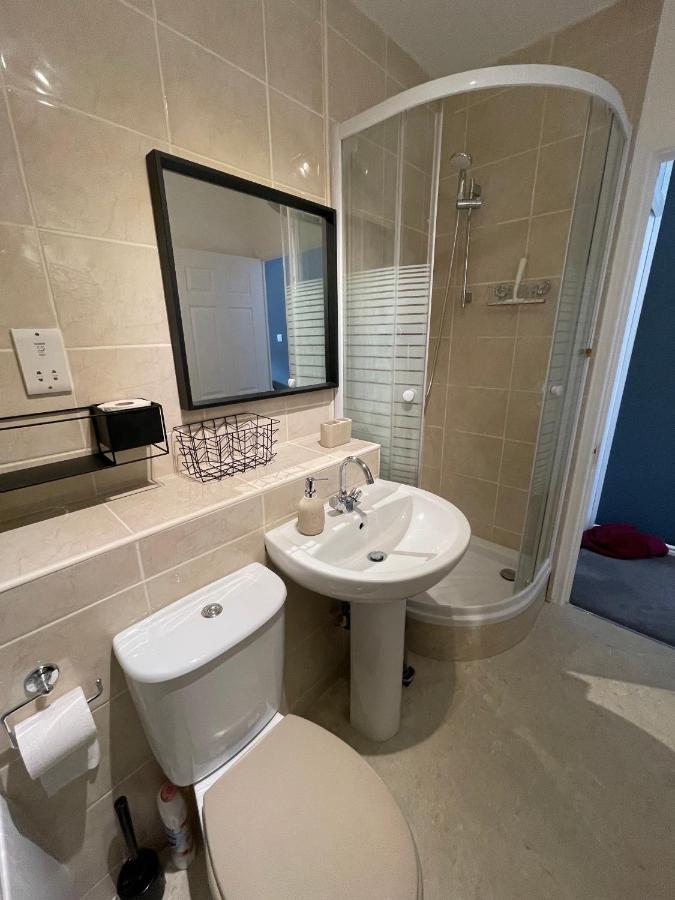 5 Lockside *free Private Parking* *city Centre*
